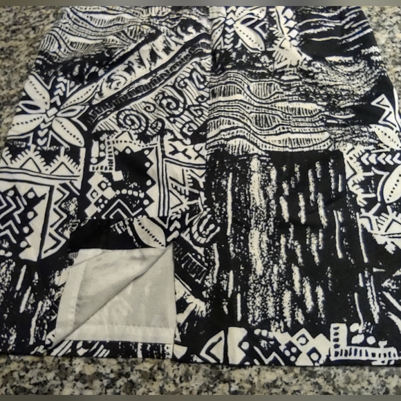 Cleo Petite Size 8P Lined Skirt Black and White Pattern - Picture 3 of 8